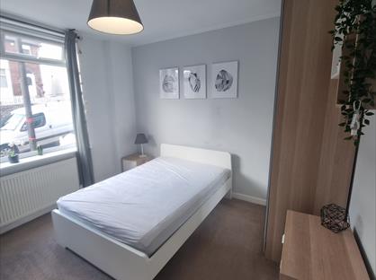 Room in a Shared House, Bellhouse Road, S5