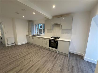 2 Bed Flat, Pevensey Road, SW17