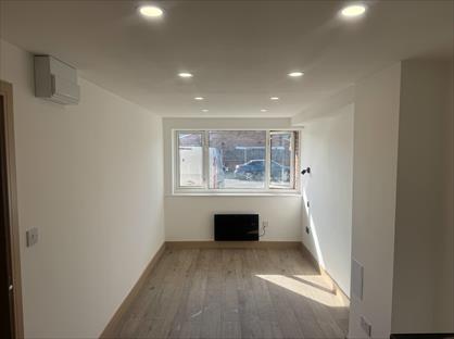 Studio Flat, Windsor Road, TW16