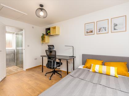 Room in a Shared House, Holyoke Grove, CV31