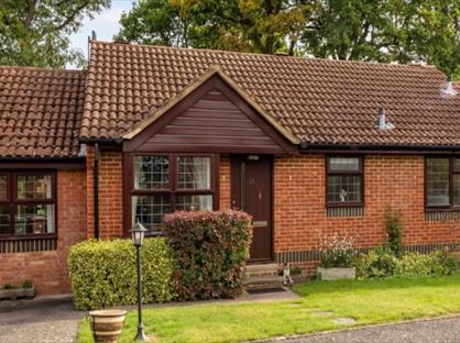 3 Bed Bungalow, Weston Lea, KT24