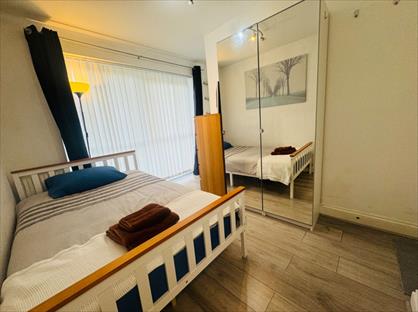 Room in a Shared House, Capstan Square, E14