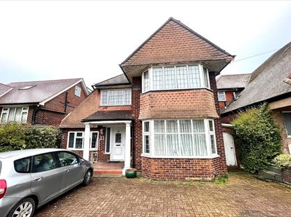 5 Bed Flat, The Paddocks, HA9