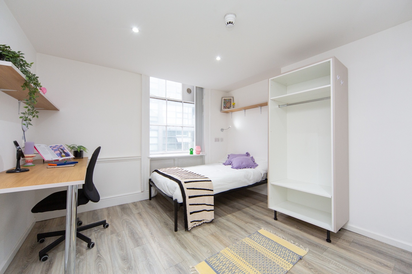Studio Flat, Parr Street, L1 photo 3