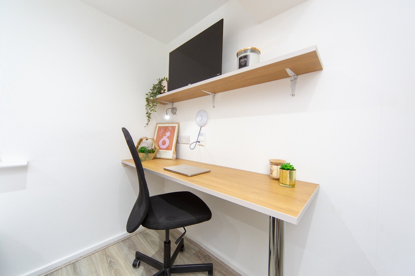 Studio Flat, Parr Street, L1 photo 5