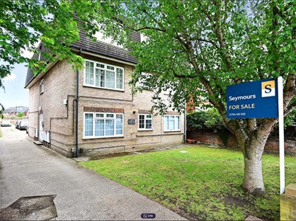 1 Bed Flat, Chertsey Road, TW15