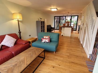 4 Bed Terraced House, Cranford Close, SW20