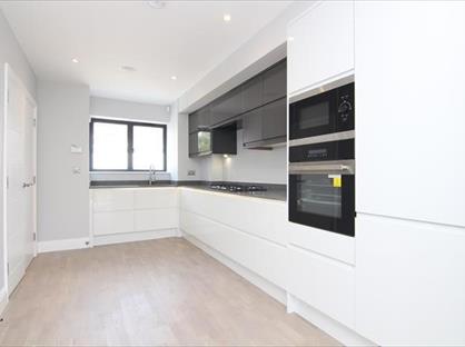 4 Bed Semi-Detached House, Bideford Avenue, UB6