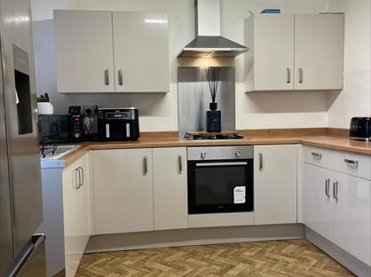 3 Bed Terraced House, Naburn Walk, LS14