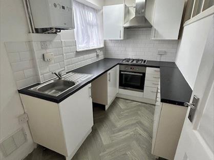 2 Bed Maisonette, Park Parade, PO9