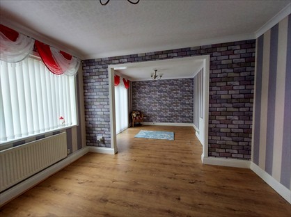 3 Bed Semi-Detached House, Oakerside Drive, SR8