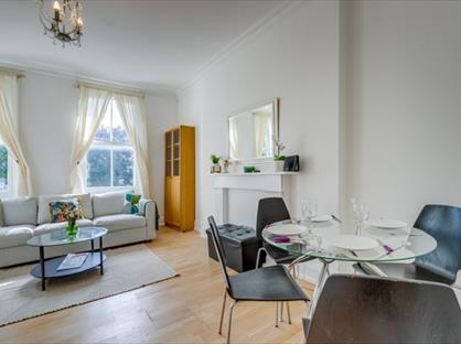 2 Bed Flat, Warwick Road, SW5