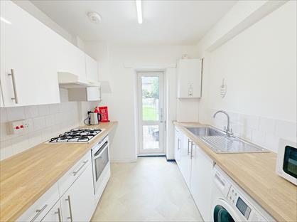 4 Bed Terraced House, Mayville Avenue, BS34