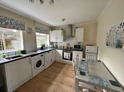 3 Bed Semi-Detached House, Walton Gardens, NG31