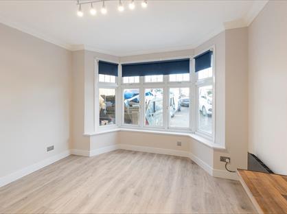 Studio Flat, Hendon Way, NW2