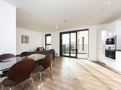 2 Bed Flat, Kingfisher Heights, E16