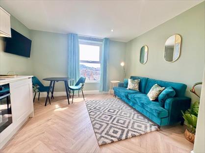 1 Bed Flat, Blenheim Terrace, YO12