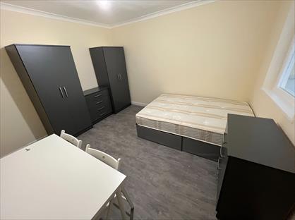 Studio Flat, Tokyngton Avenue, HA9