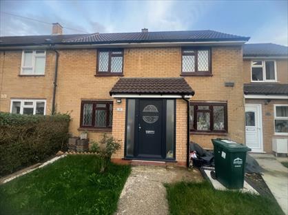 3 Bed Terraced House, Elizabethan Close, TW19