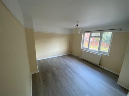 Room in a Shared House, Selby Road, N17
