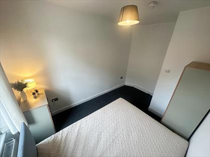 Room in a Shared Flat, Harrow Road, W9