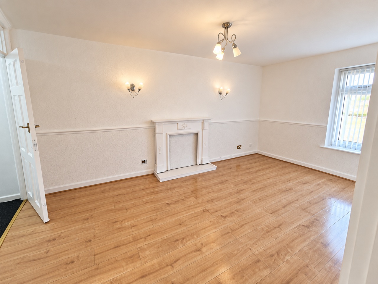 1 Bed Flat, Carden Close, L4