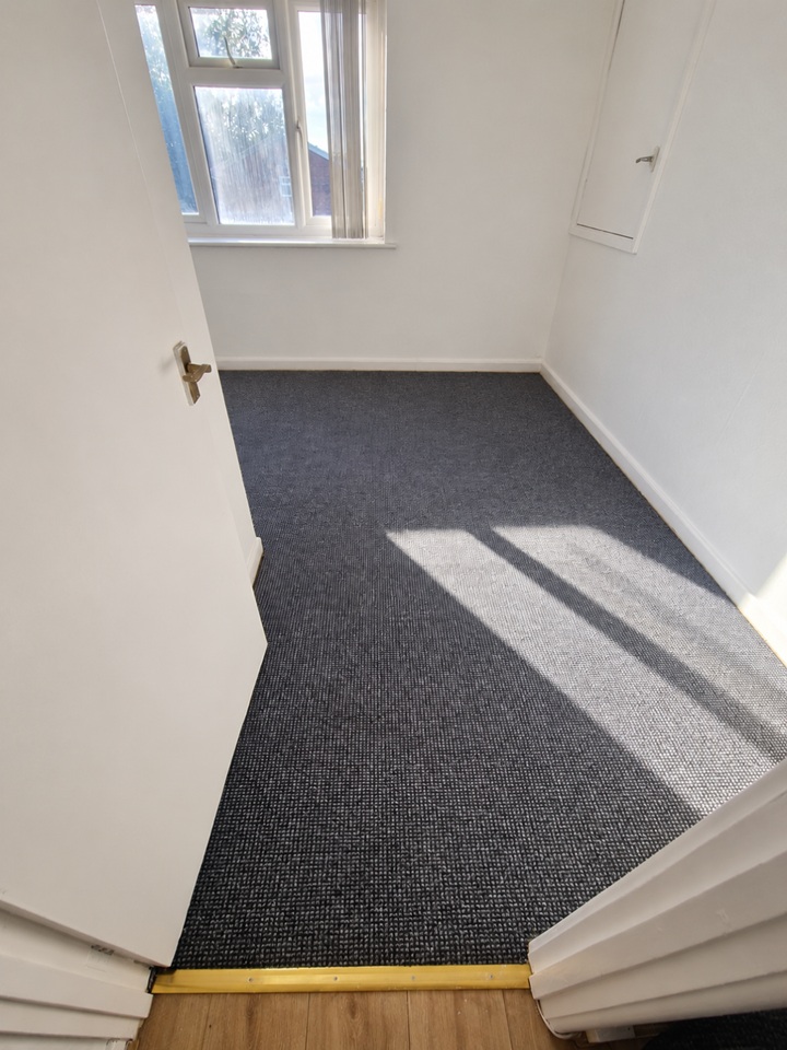 1 Bed Flat, Carden Close, L4 photo 3