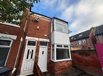 2 Bed Terraced House, Laburnum Avenue, HU5