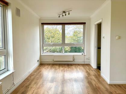 2 Bed Flat, Tunbridge Court, SE26