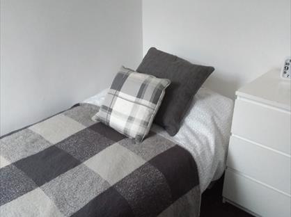 Room in a Shared House, Walsall Road, WS10