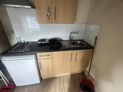 Studio Flat, Norwood Road, UB2