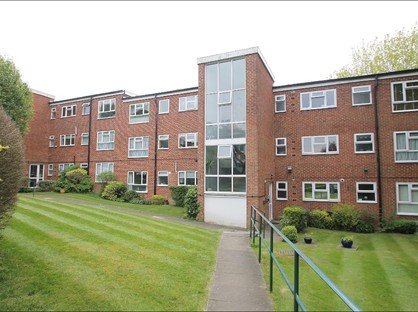 2 Bed Flat, Howton Place, WD23