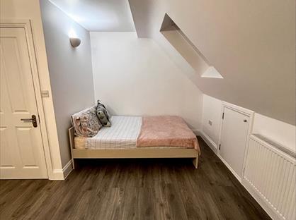 Studio Flat, Greenford Road, UB6