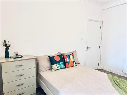 Room in a Shared House, Greenford Road, UB6