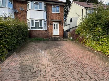 3 Bed Semi-Detached House, Micklefield Road, HP13