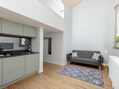 1 Bed Flat, Mcdonald Road, EH7