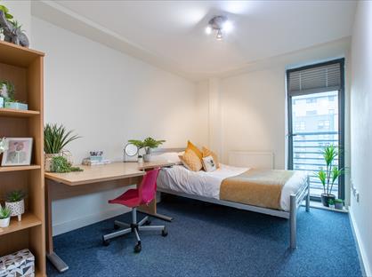 4 Bed Flat, Regent Terrace, S3