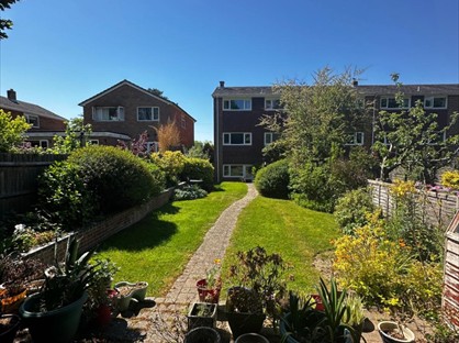 4 Bed Semi-Detached House, Brookfield Gardens, SO31