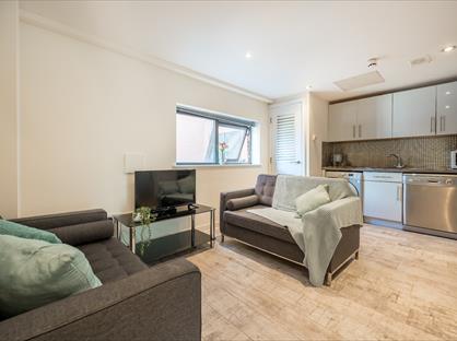 5 Bed Flat, Regent Terrace, S3