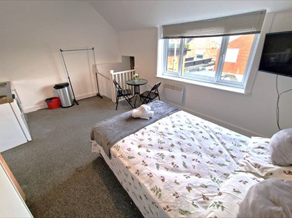 Studio Flat, Heron Court Road, BH3