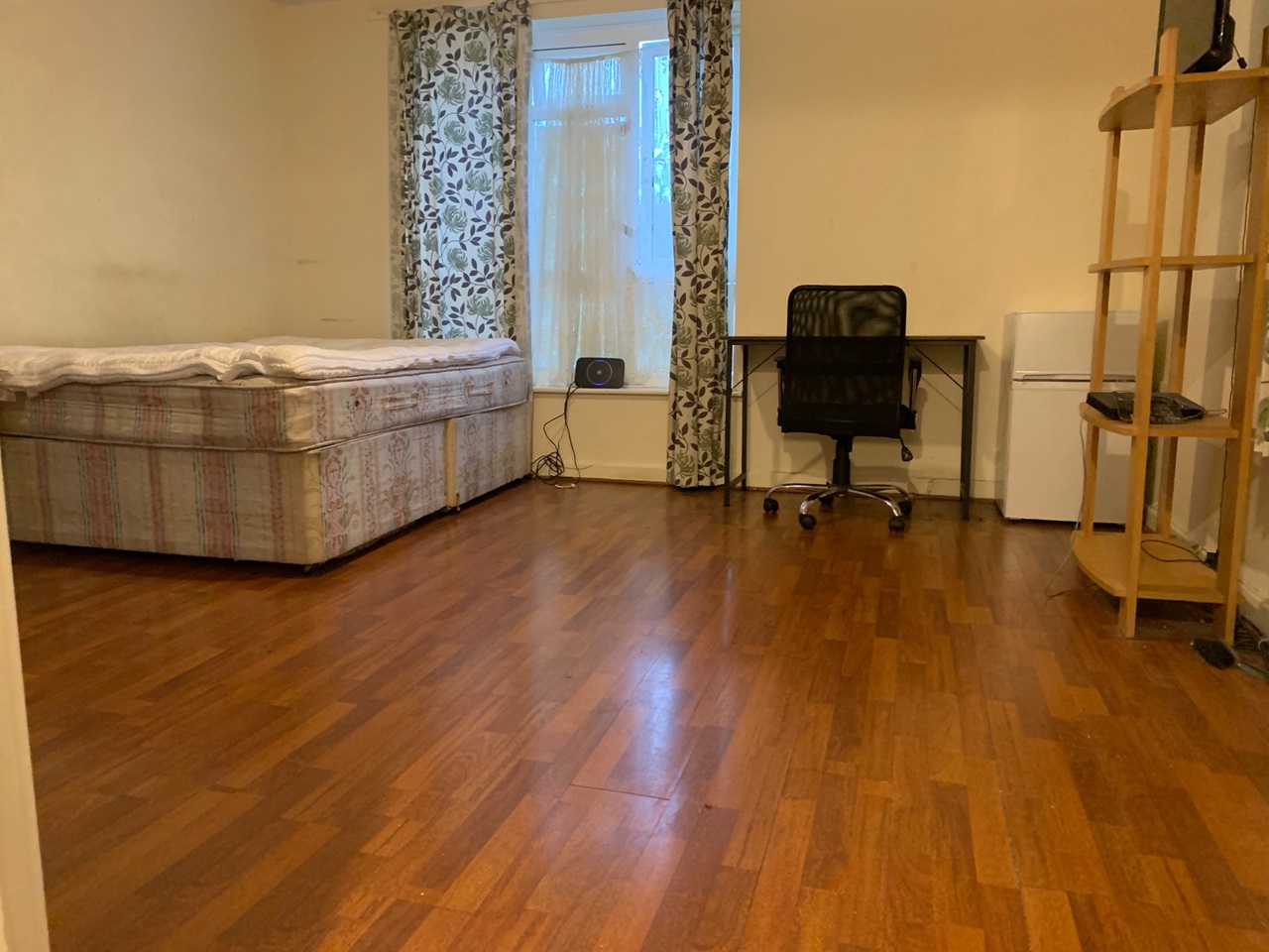 London - Room in a Shared House, Chandler Way, SE15 - To Rent Now for £ ...