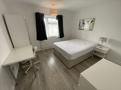3 Bed Flat, Wydeville Manor Road, SE12