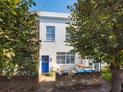 3 Bed Terraced House, Hartfield Crescent, SW19