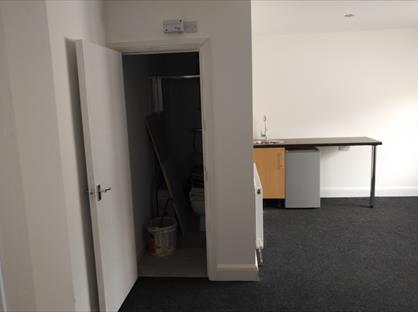 Studio Flat, Twybridge Way, NW10