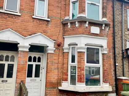 2 Bed Flat, Stanley Road, E12