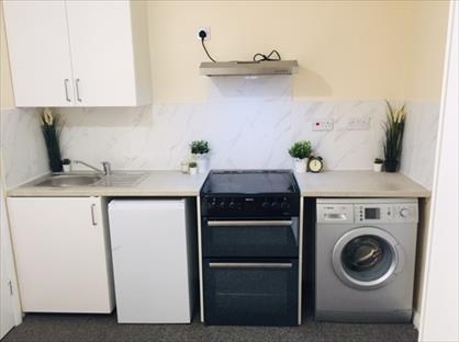 Studio Flat, Grenoble Gardens, N13