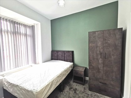 Room in a Shared House, Three Shires Oak Road, B67