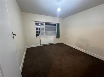 4 Bed Semi-Detached House, Greenway Close, NW9