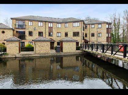 2 Bed Flat, Island House, SM4