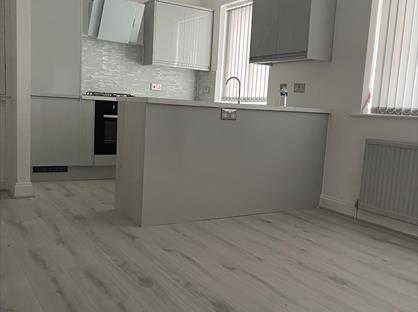 1 Bed Maisonette, Whiteford Road, SL2